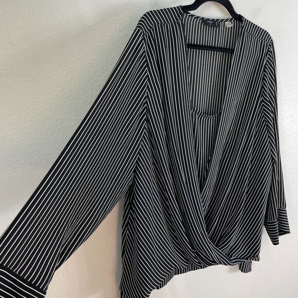 Tahari Woman Plus 2X Black White Striped Drape Front Blouse Long Sleeve Shirt - Picture 8 of 9